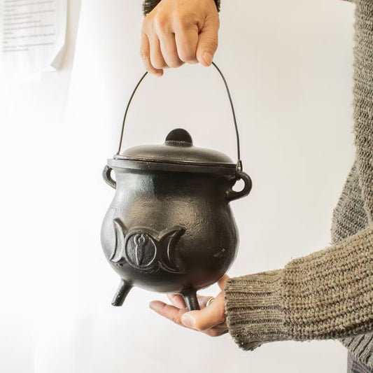 Cast Iron Cauldron with Triple Moon 23x18cm Extra large (at least 4kg)