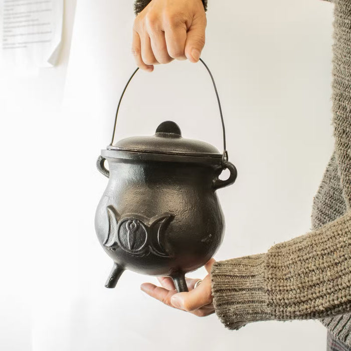 Cast Iron Cauldron with Triple Moon 23x18cm Extra large (at least 4kg)